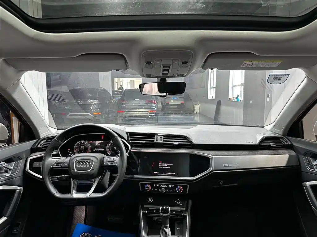 Audi Q3 2022 — фото 11