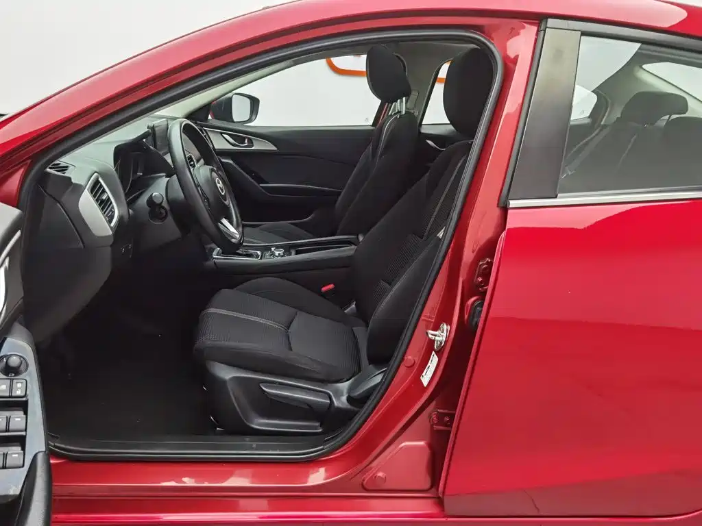Mazda 3 Axela 2017 — фото 10