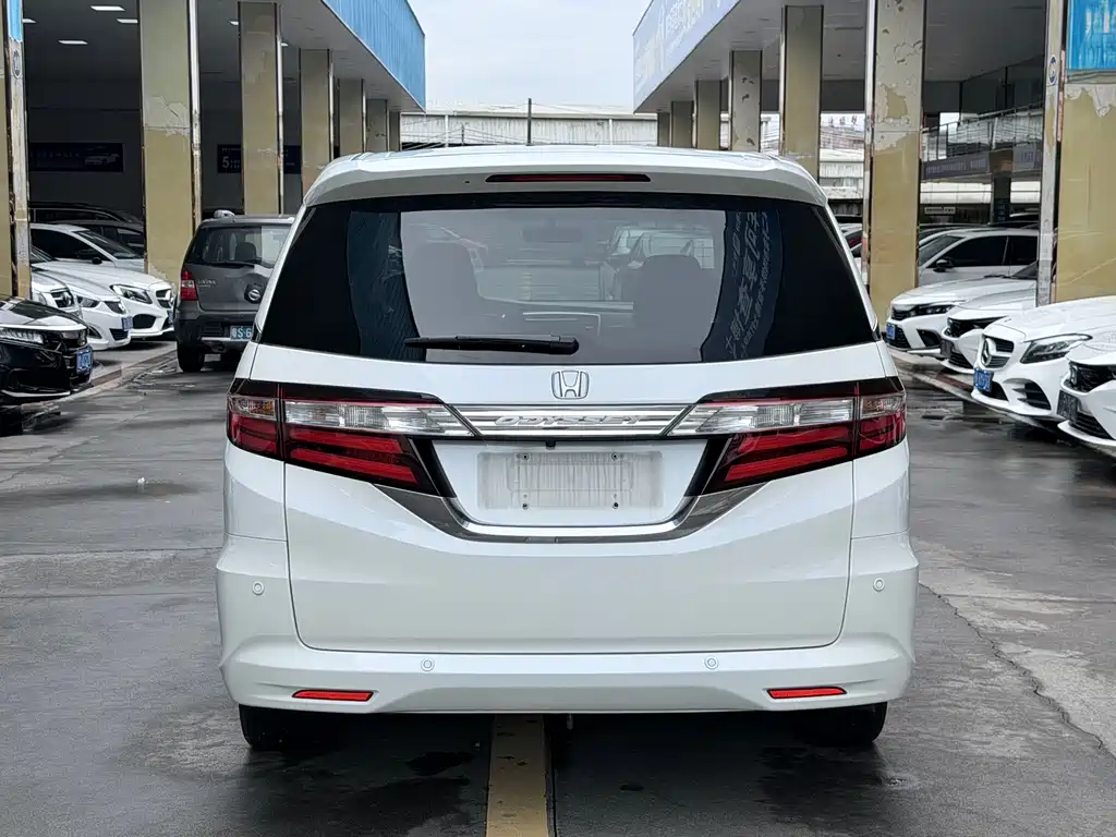 Honda Odyssey 2017 — фото 11