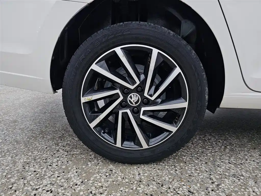 Skoda Rapid 2022 — фото 14