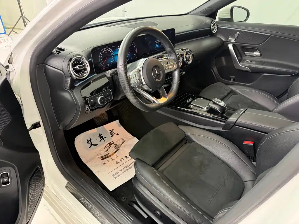 Mercedes-Benz A-Class 2020 — фото 13