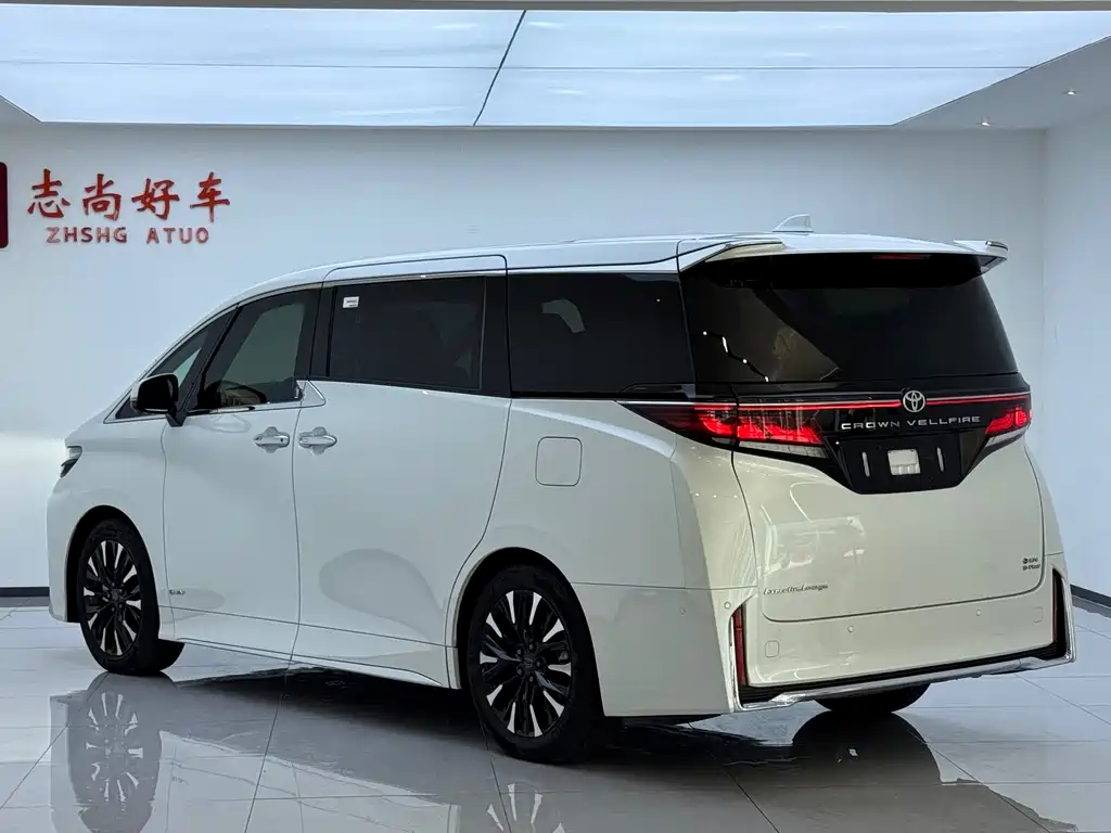 Toyota Vellfire 2024 — фото 11