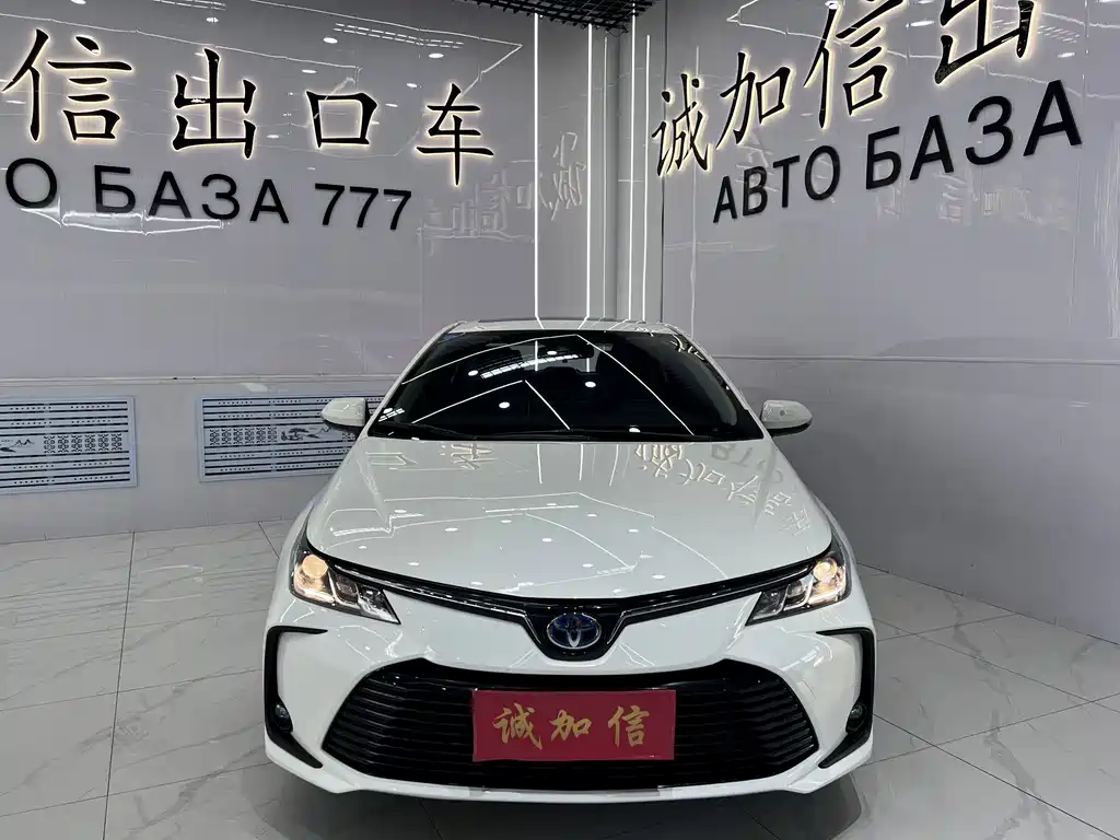 Toyota Corolla 2023 — фото 2