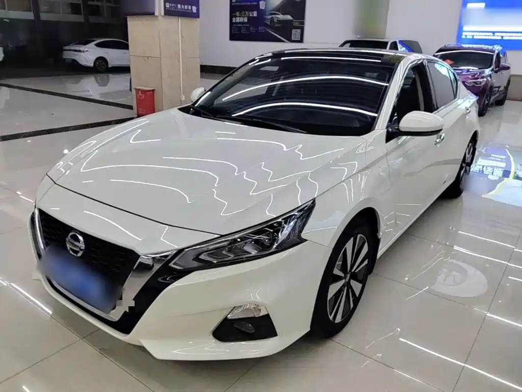 Nissan Teana 2022 — фото 1