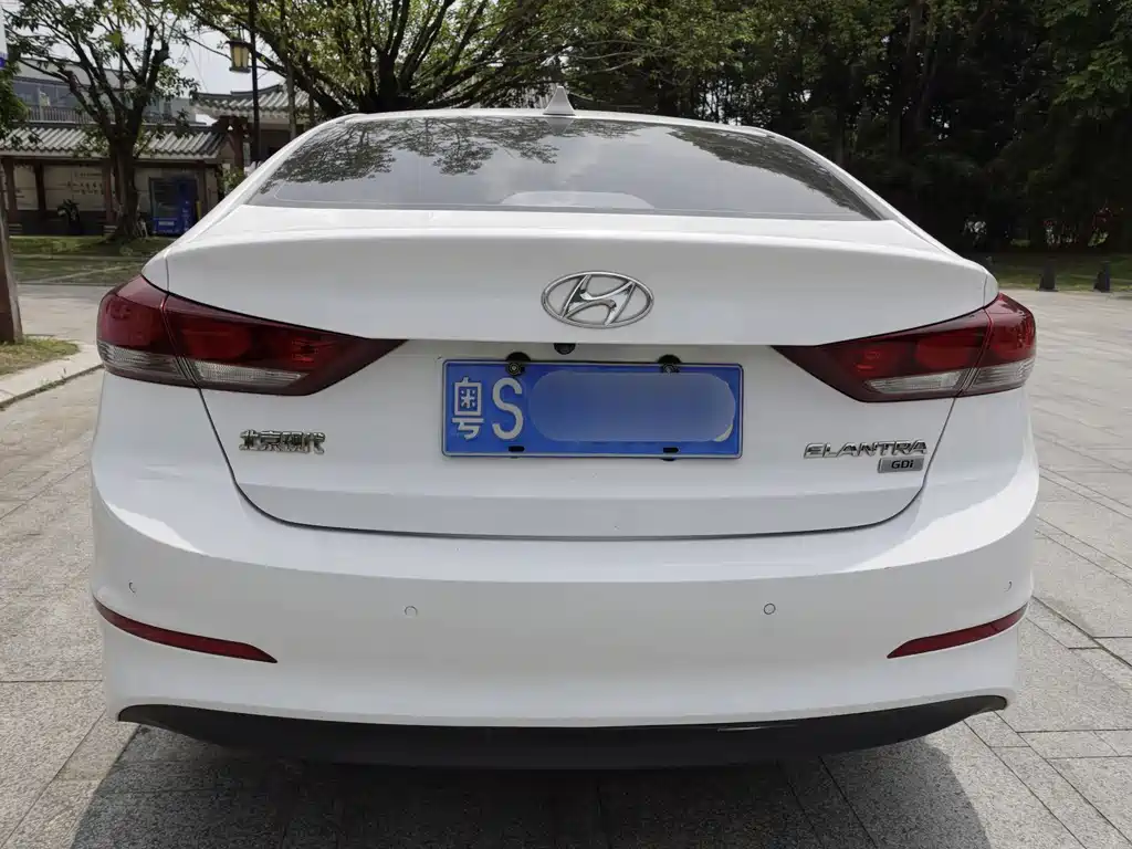Hyundai Elantra 2017 — фото 6
