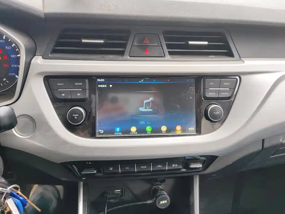 Geely Vision X3 2019 — фото 13