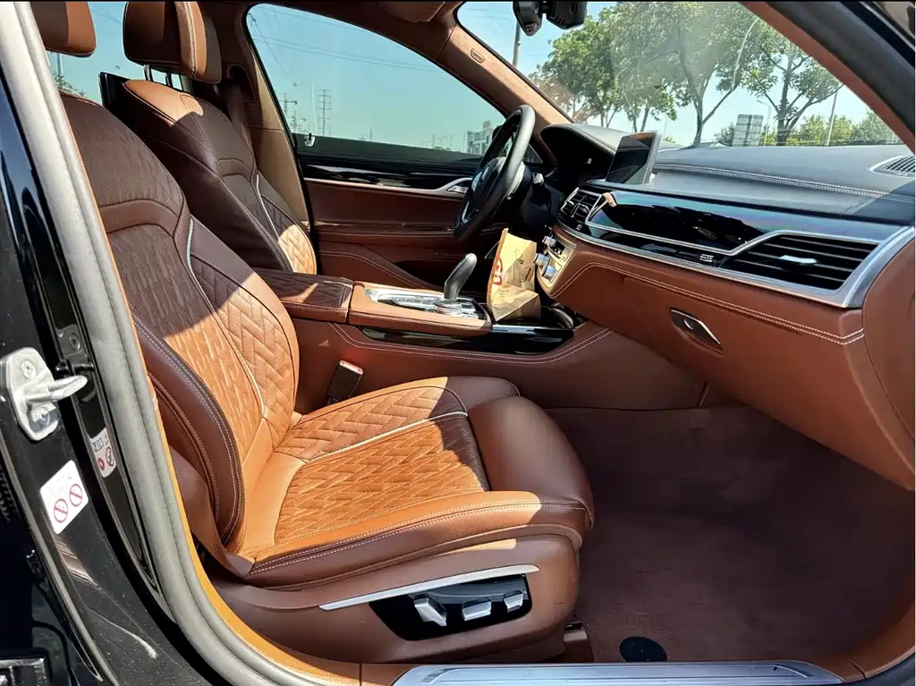 BMW 7 Series 2020 — фото 15