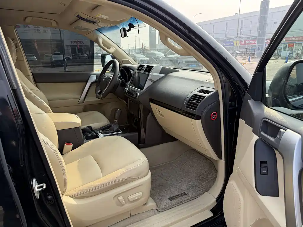 Toyota Prado 2015 — фото 15