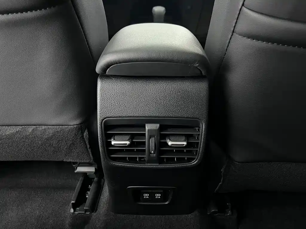 Toyota Corolla 2023 — фото 14