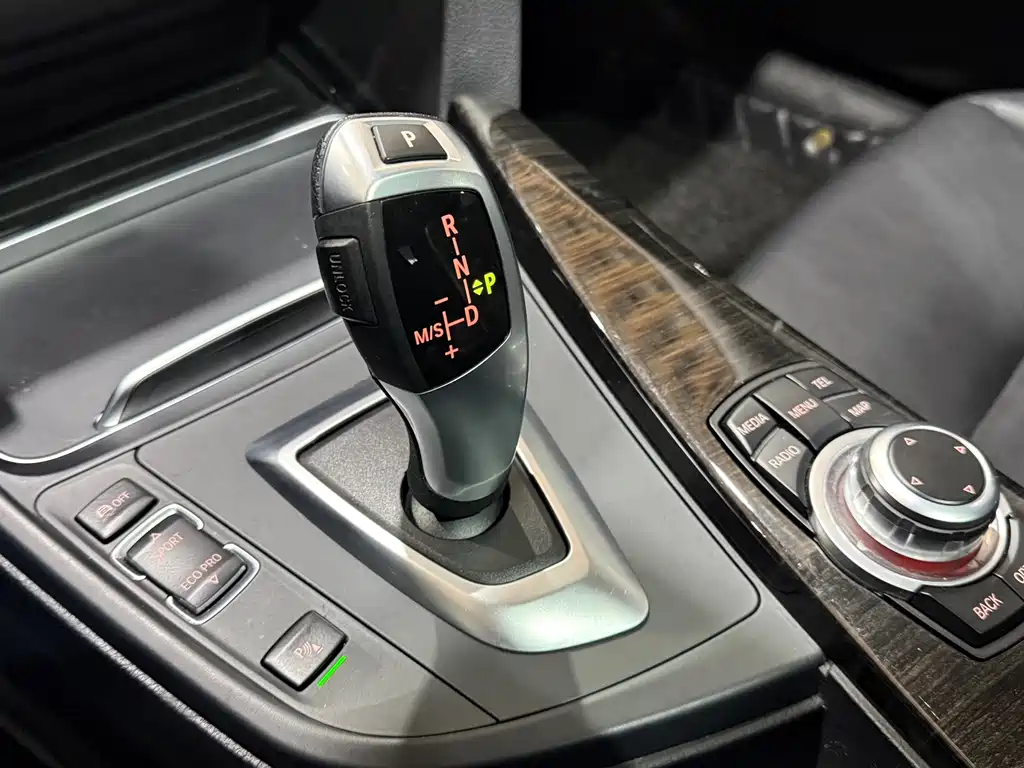 BMW 3 Series GT 2015 — фото 11