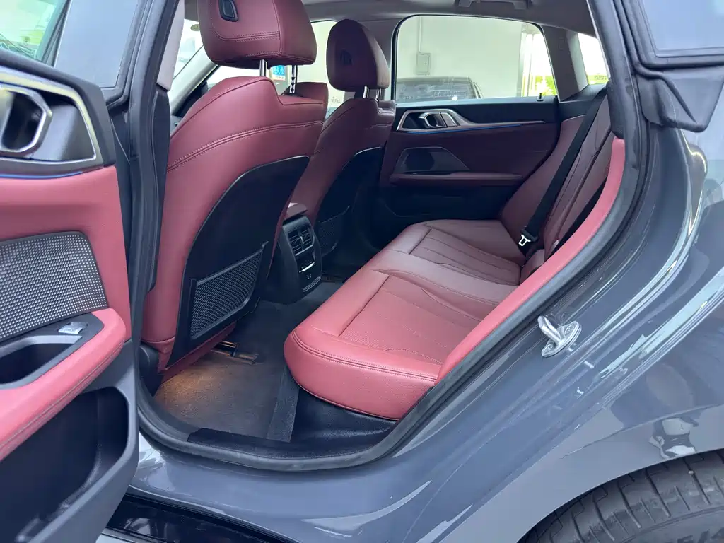 BMW i4 2025 — фото 16