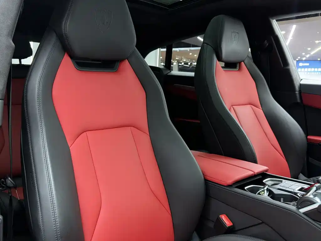 Lamborghini Urus 2019 — фото 14