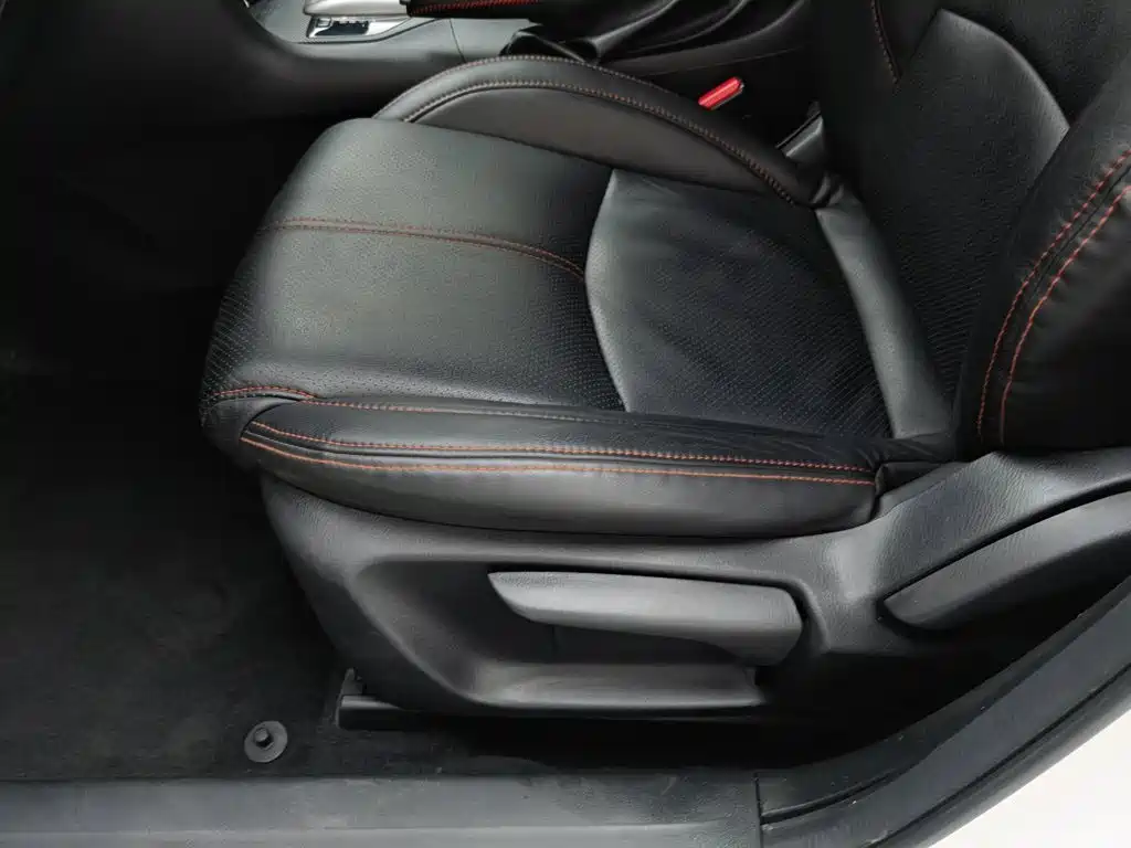Mazda 3 Axela 2017 — фото 20