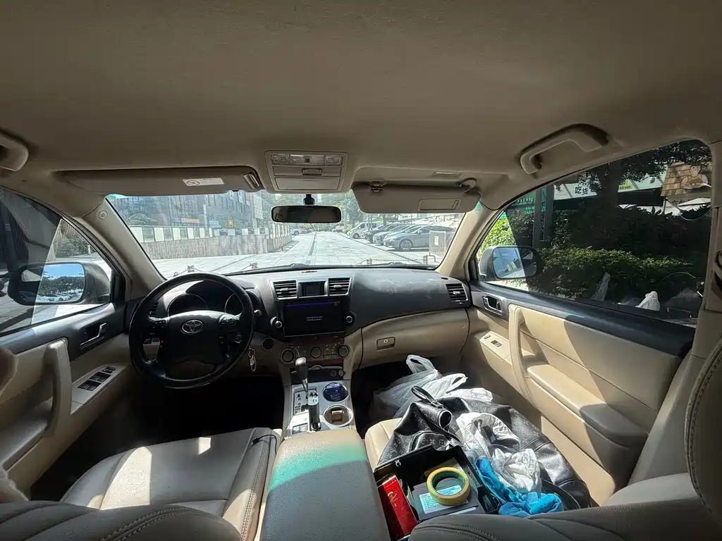 Toyota Highlander 2012 — фото 10
