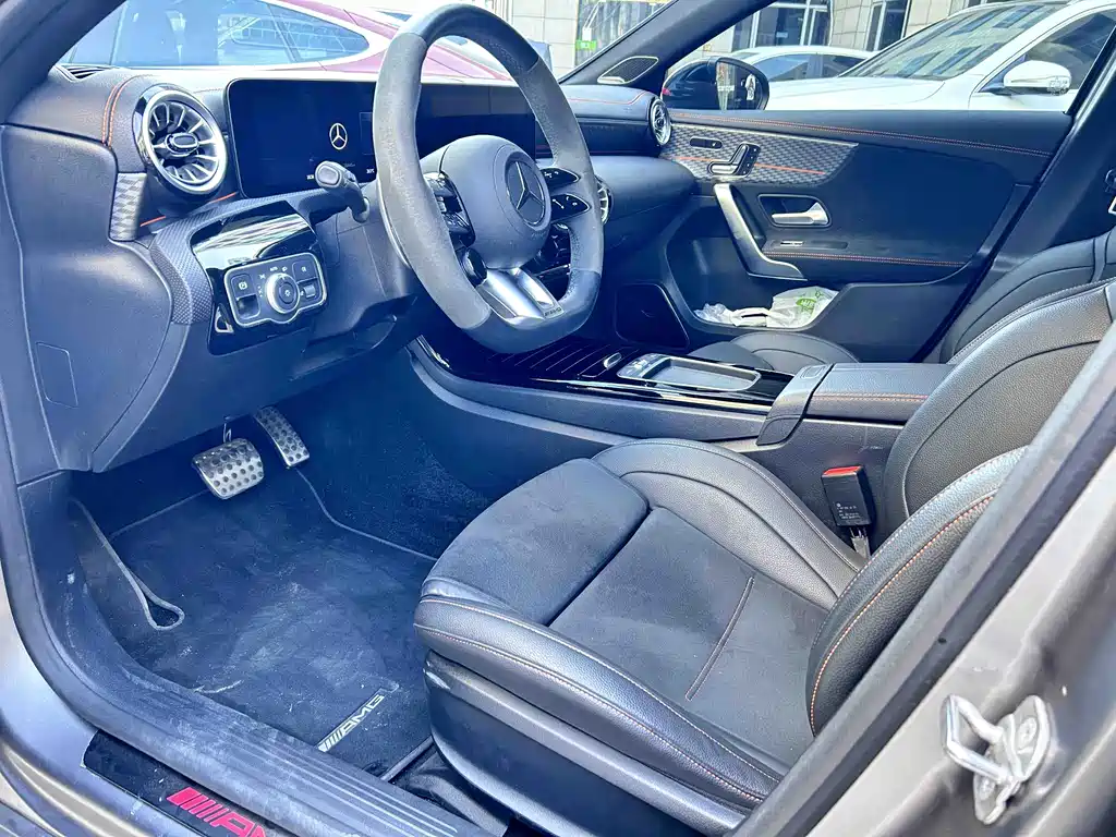 Mercedes-Benz A-Class AMG 2025 — фото 7