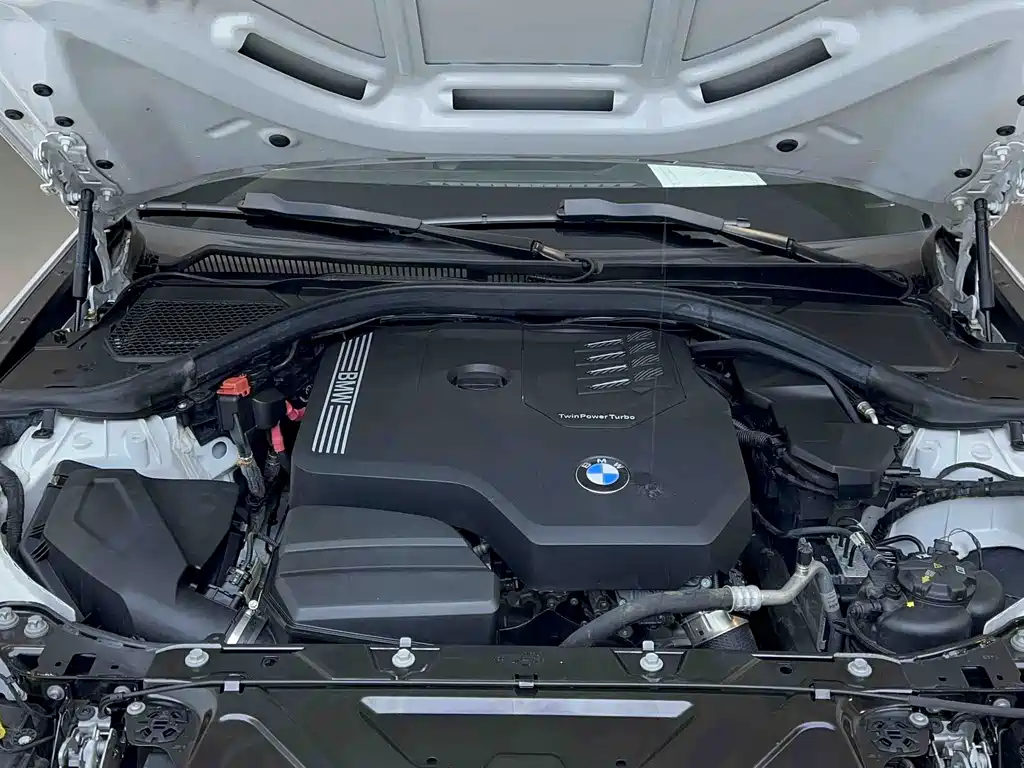 BMW 3 Series 2023 — фото 16