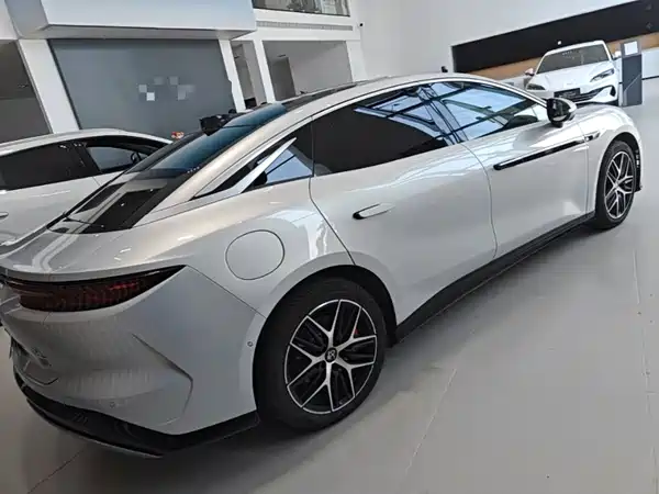 BYD Han L 2025