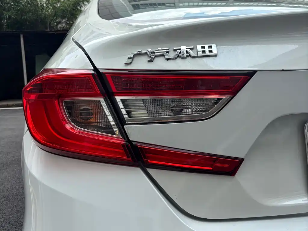 Honda Accord 2020 — фото 17