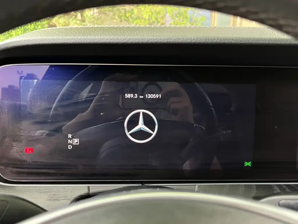 Mercedes-Benz E-Class 2018 — фото 17