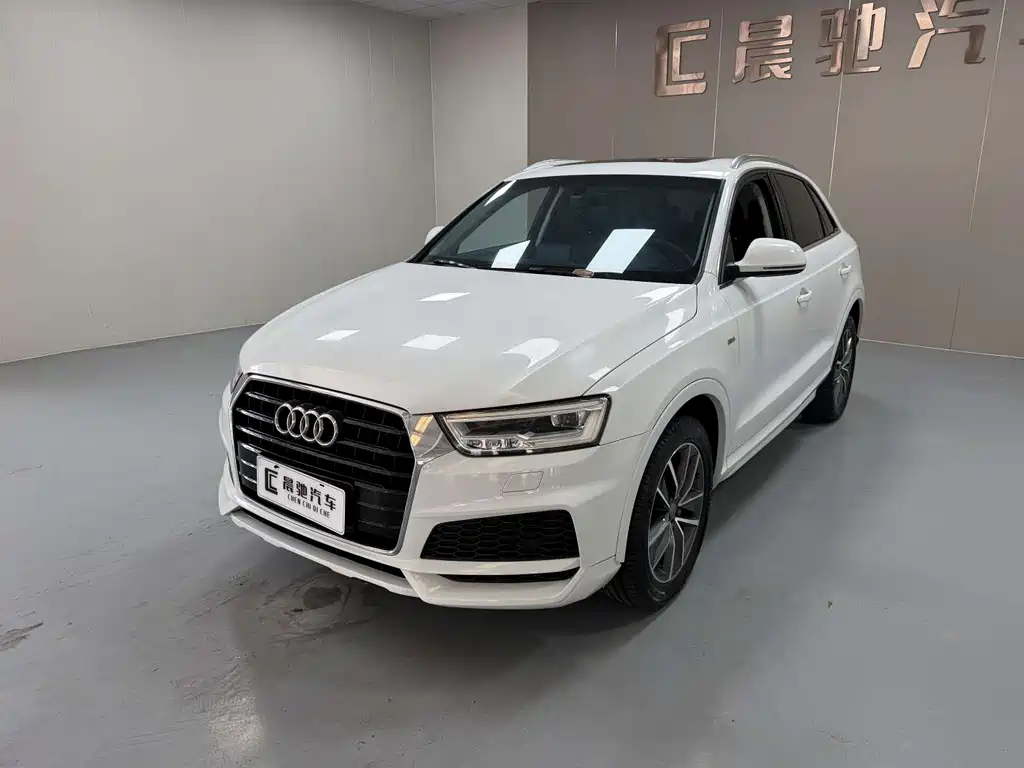 Audi Q3 2019 — фото 1