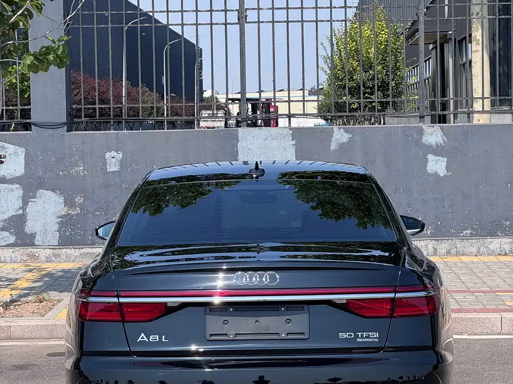 Audi A8 2021