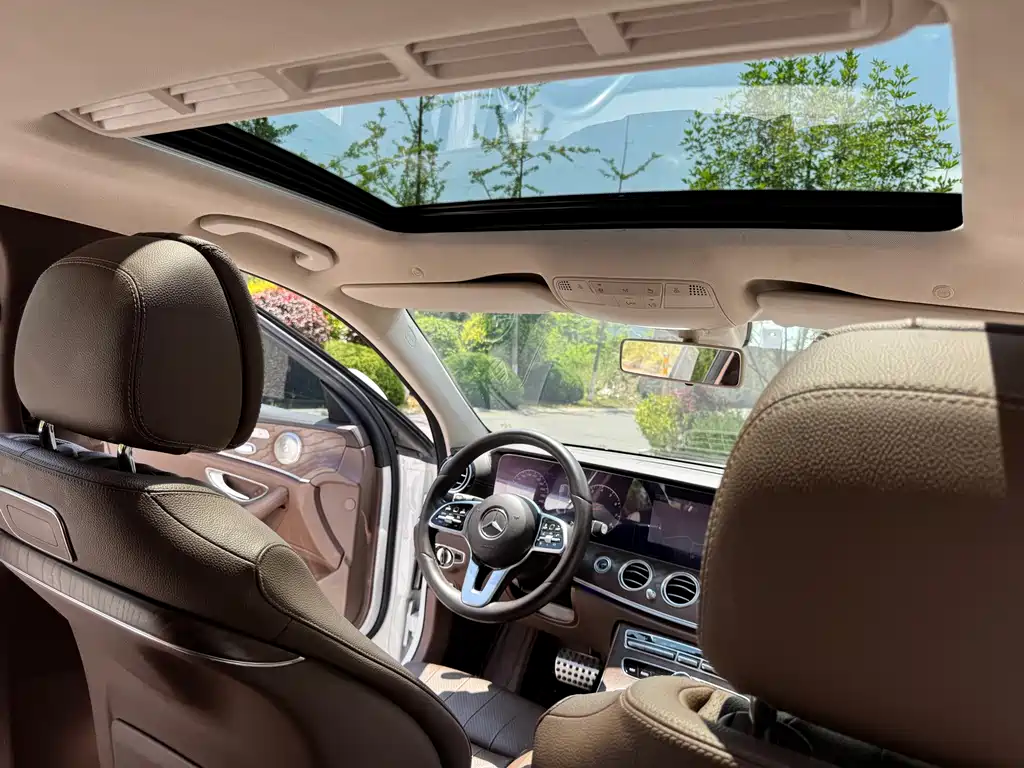 Mercedes-Benz E-Class 2019 — фото 25