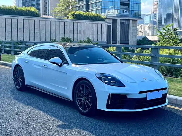 Porsche Panamera 2024