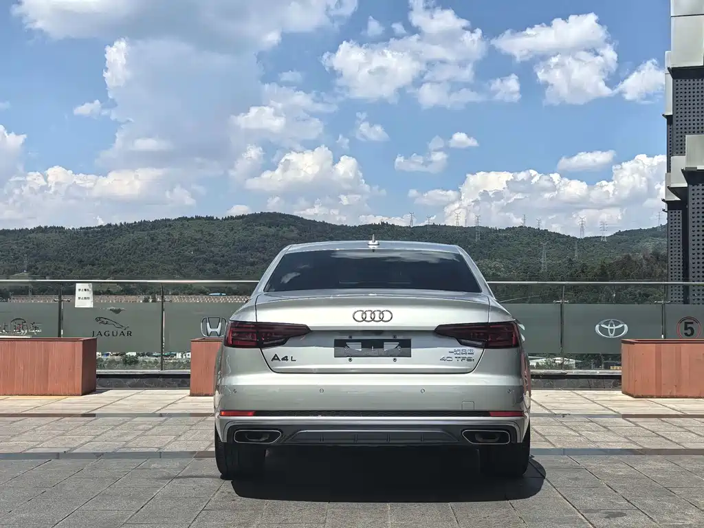 Audi A4L 2019 — фото 8