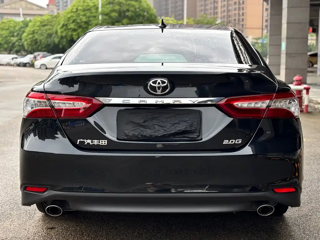 Toyota Camry 2023 — фото 4