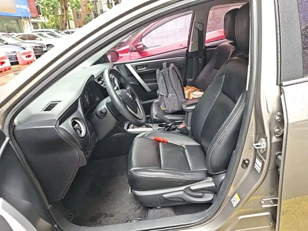 Toyota Corolla 2017 — фото 15
