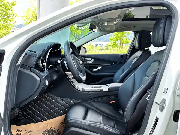 Mercedes-Benz C-Class 2020
