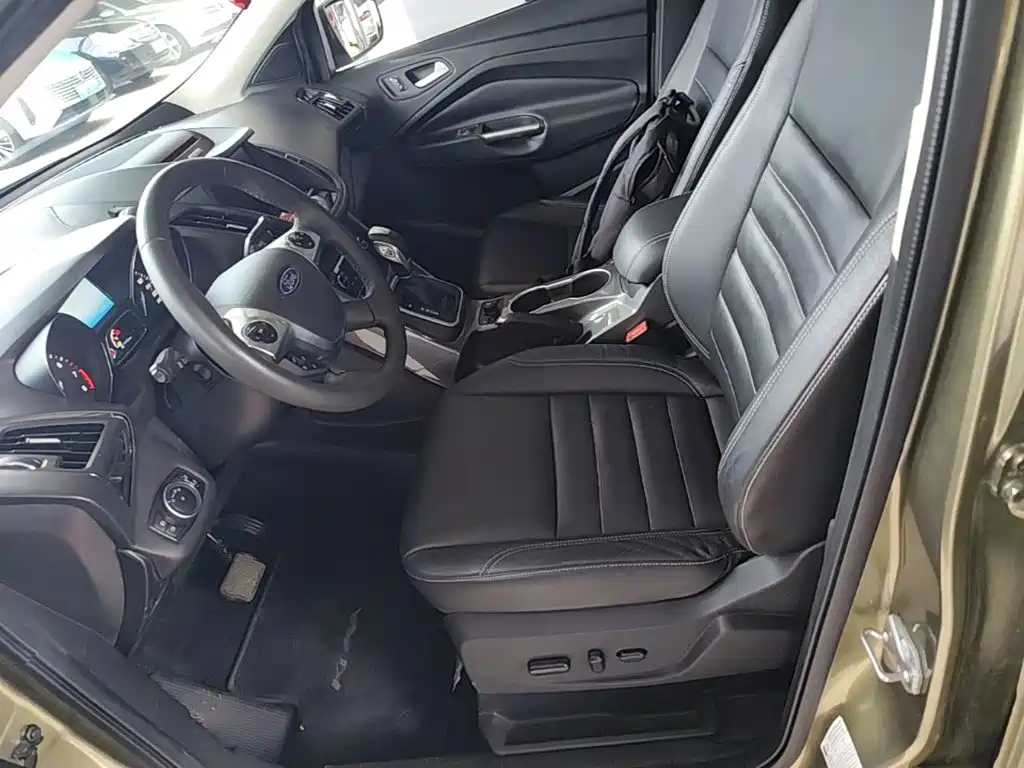 Ford Kuga 2015 — фото 15