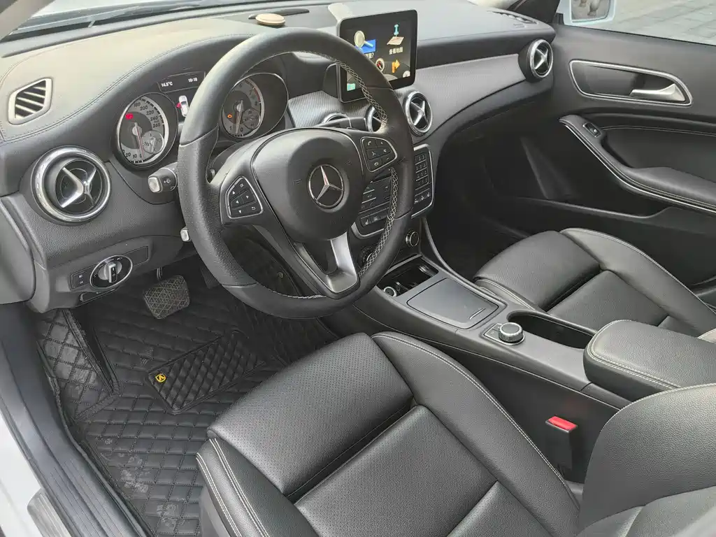 Mercedes-Benz GLA 2017 — фото 20
