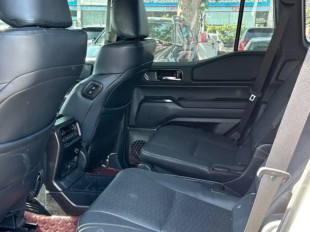 Toyota Prado 2025 — фото 11