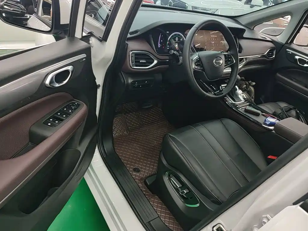 GAC Motor Trumpchi M6 2023 — фото 16