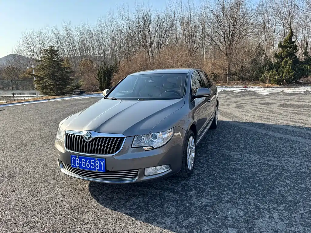 Skoda Superb 2013 — фото 2