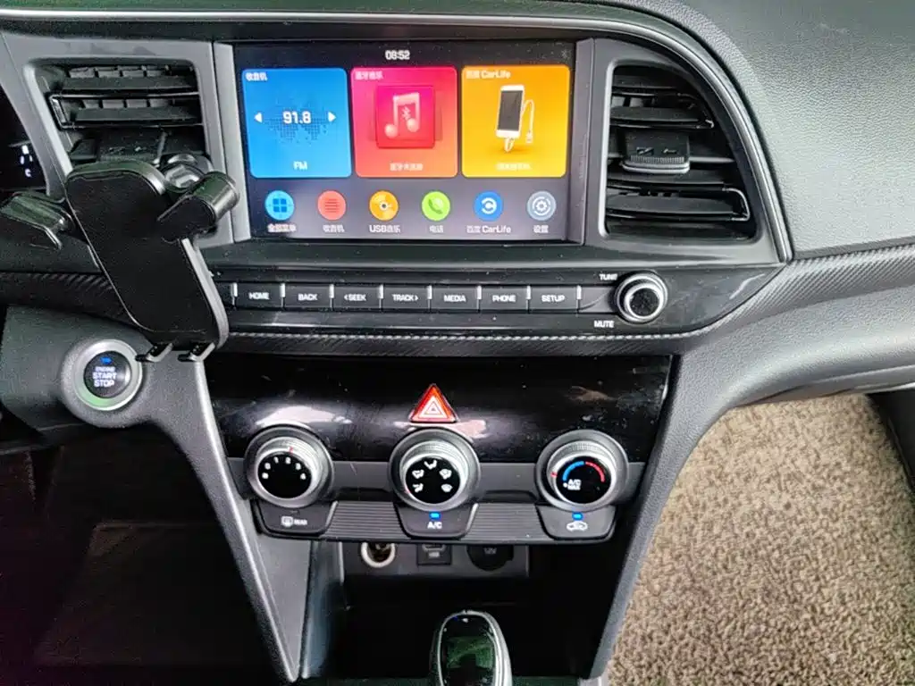 Hyundai Elantra 2020 — фото 13