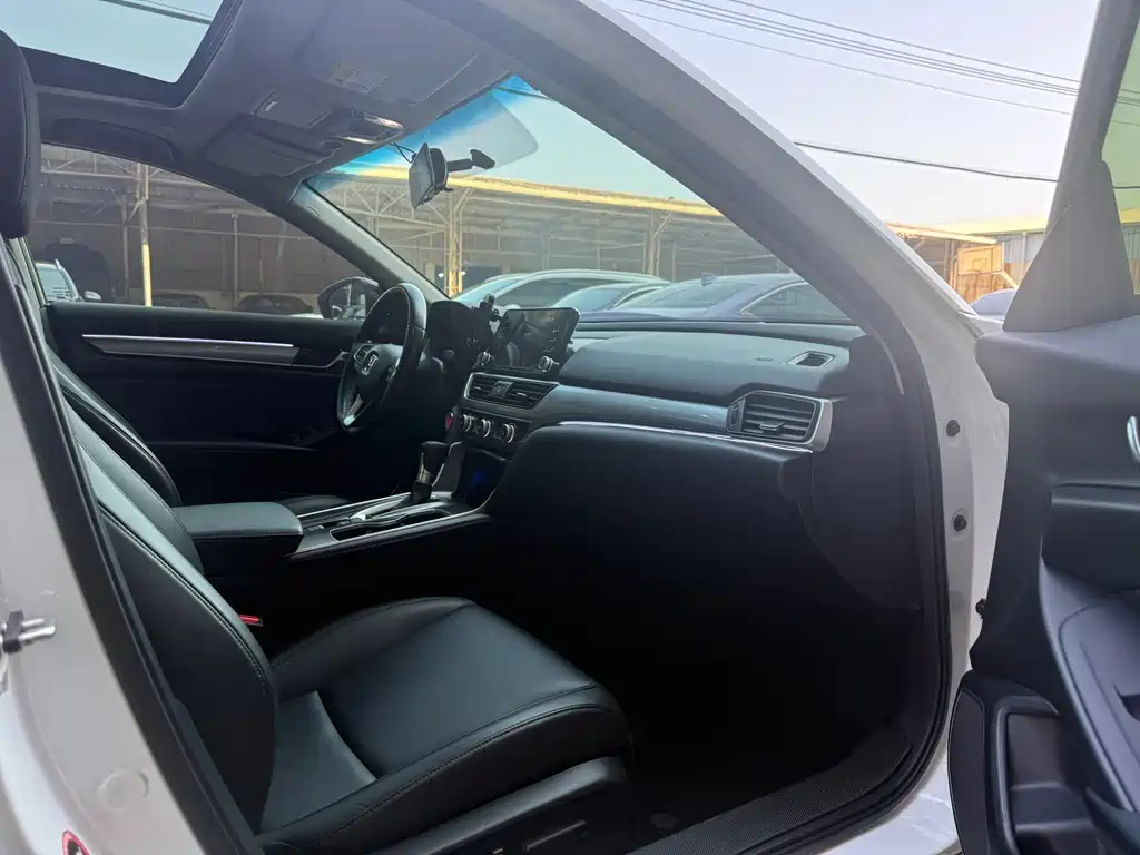 Honda Accord 2021 — фото 12