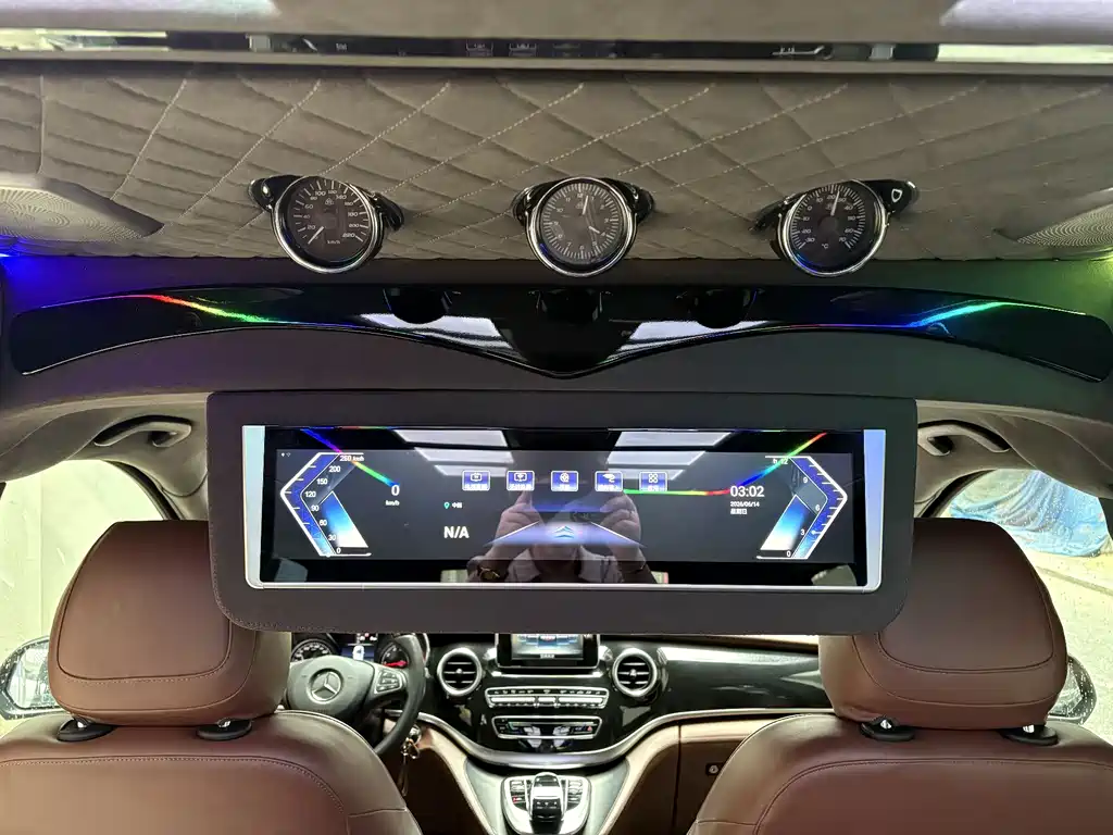 Mercedes-Benz V-Class 2020 — фото 11
