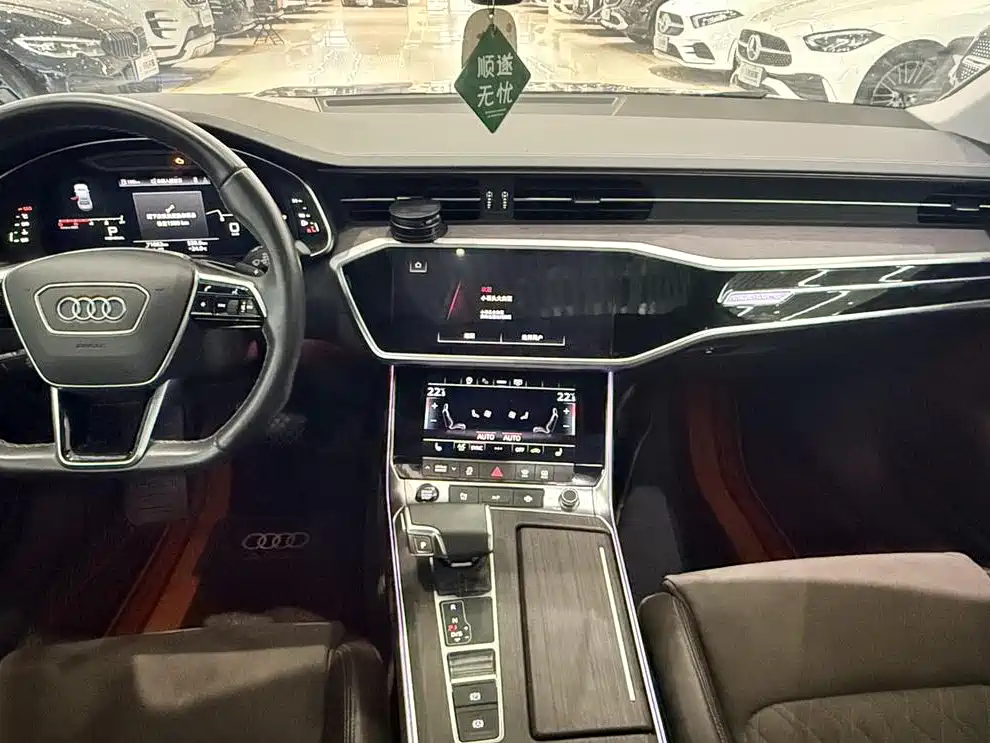 Audi A7L 2023 — фото 10