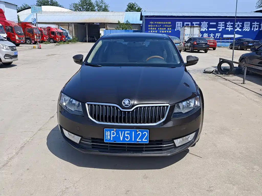 Skoda Octavia 2015 — фото 2