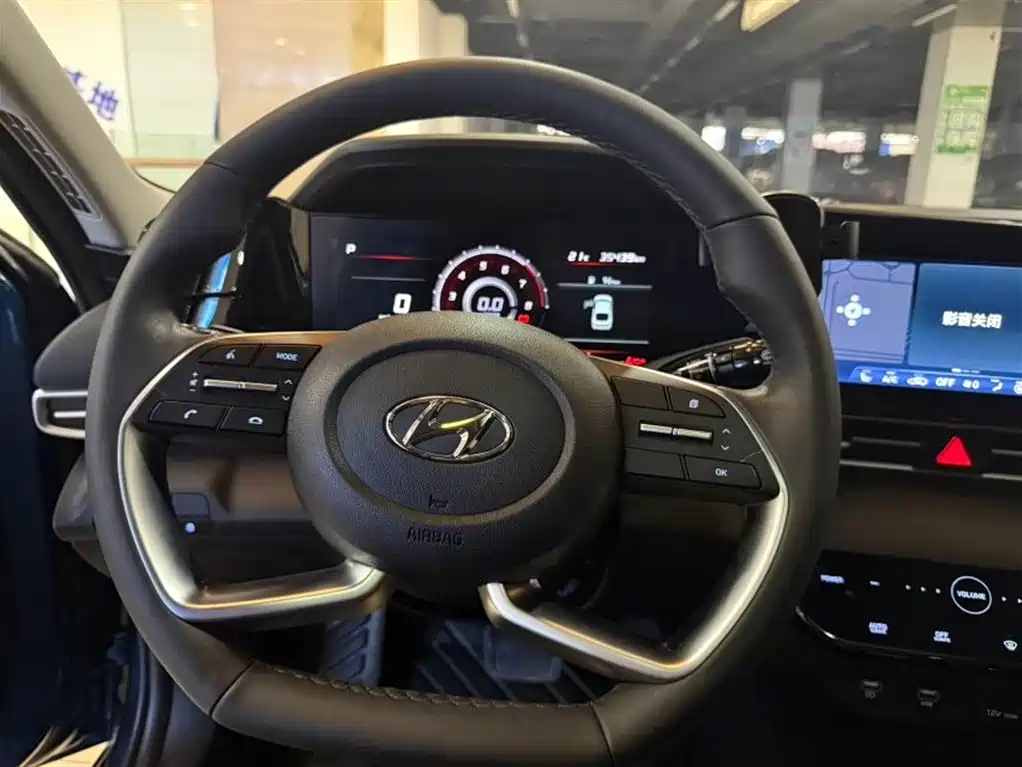 Hyundai Elantra 2022 — фото 12