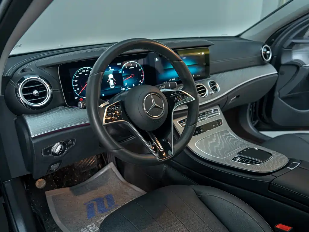 Mercedes-Benz E-Class 2022 — фото 9