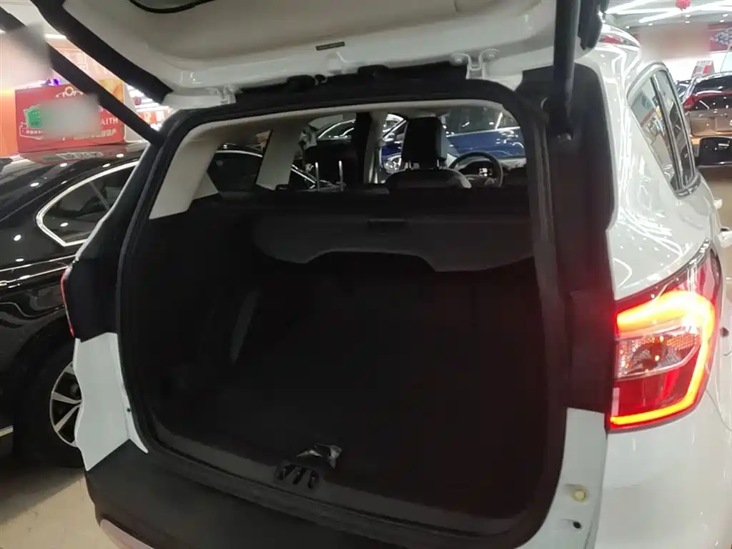 Ford Kuga 2016 — фото 19