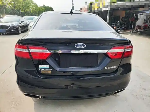 Ford Taurus 2018