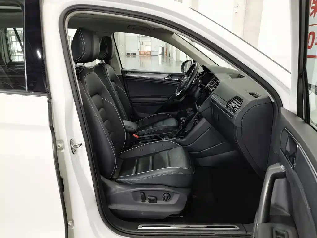 Volkswagen Tiguan L 2021 — фото 23
