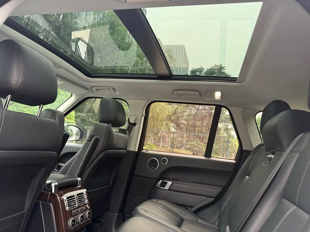 Land Rover Range Rover 2018 — фото 18
