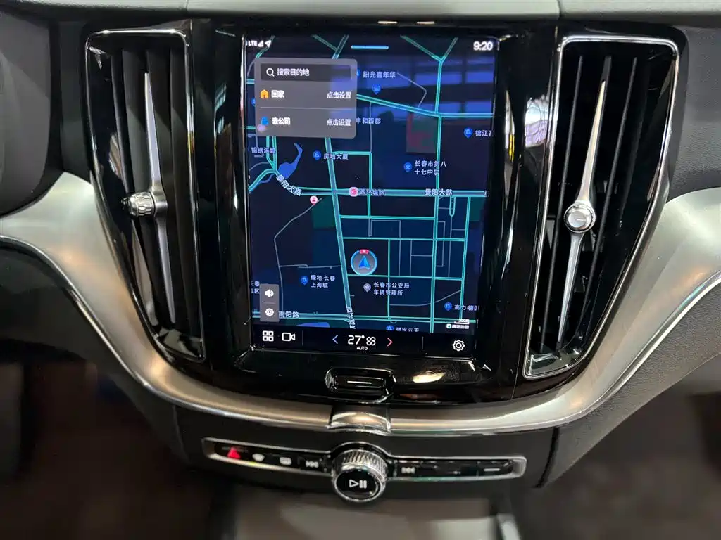 Volvo XC60 2022 — фото 11