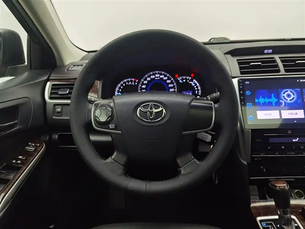 Toyota Camry 2016 — фото 11