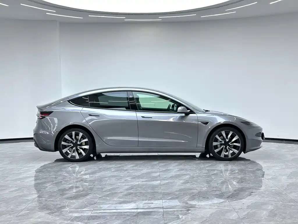 Tesla Model 3 2025 — фото 20